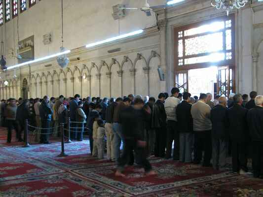 Syrie_Marek_Cejka (99f) - Damascus - in the Great Umayyad Mosque - prayers
