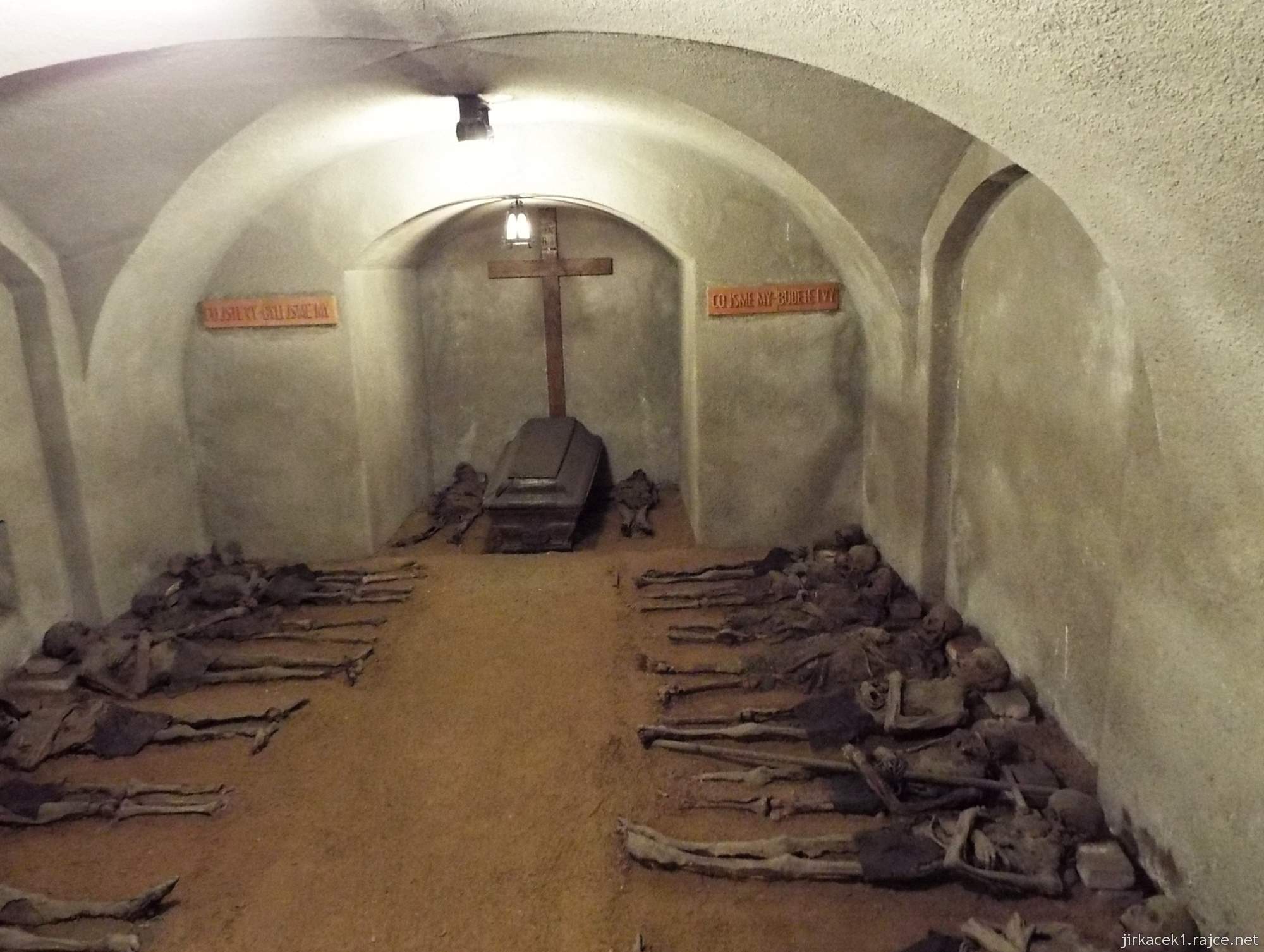 Brno - Kostel Nalezení sv. Kříže a kapucínská hrobka - hrobka prostých kapucínů