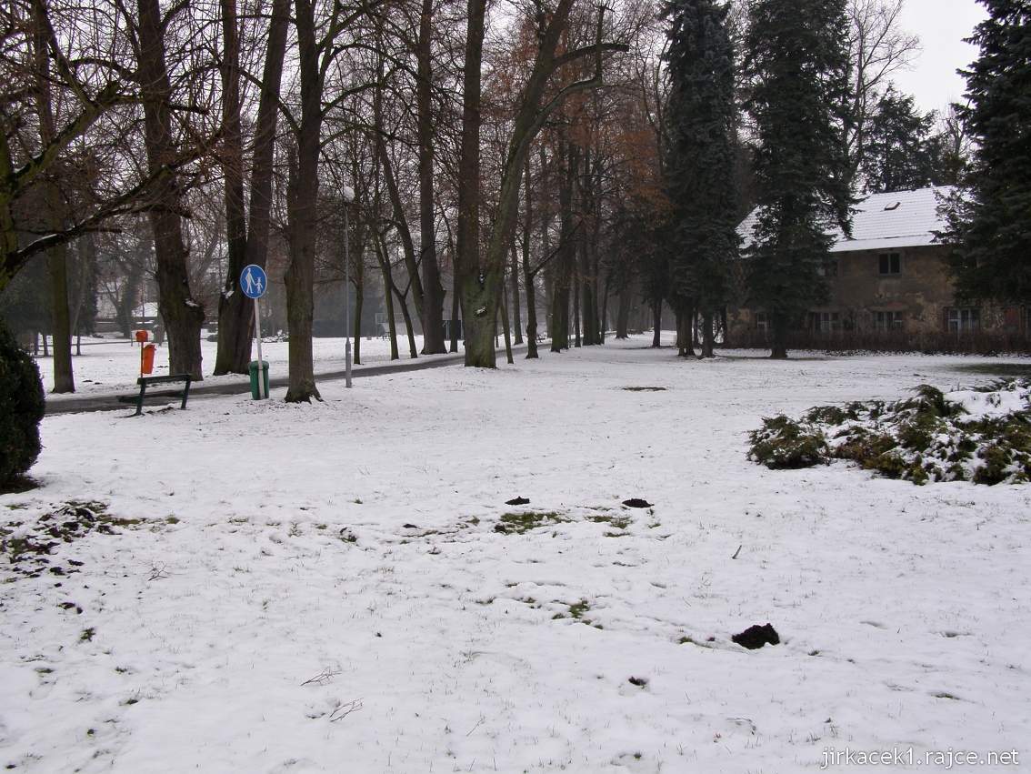Choceň - zámek 29 - zámek - park v zimě