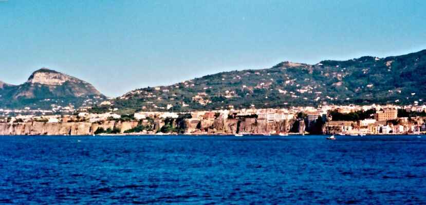 Odjezd z přístavu Sorrento na Capri