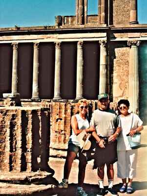 S kamarády v  Pompejích