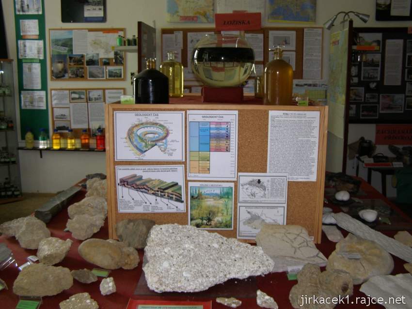 Hodonín - muzeum naftového dobývání a geologie - vnitřní expozice