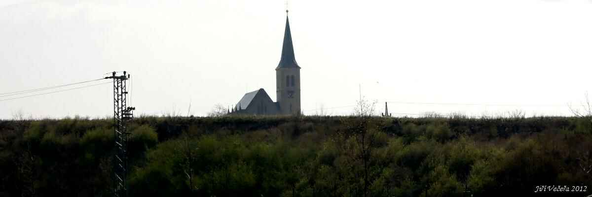 kostelík u silnice